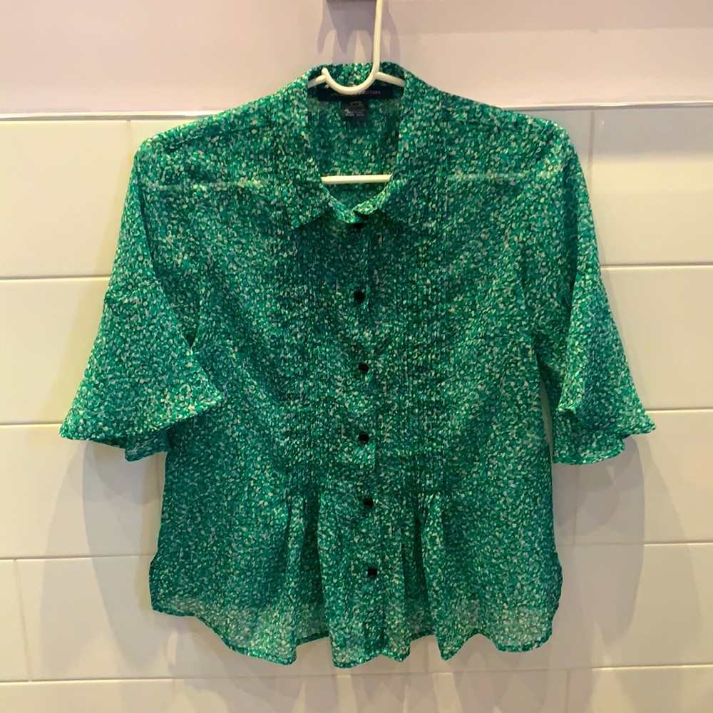 French Connection button down short sleeve green collared top in US size 0
